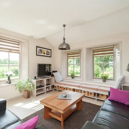 Vakantiehuis Near Dutch Coast & Sauna *