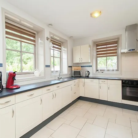 Vakantiehuis Near Dutch Coast & Sauna Schagerbrug