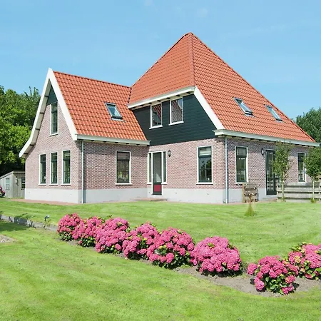 Feriehus Near Dutch Coast & Sauna