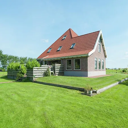 Feriehus Near Dutch Coast & Sauna Schagerbrug